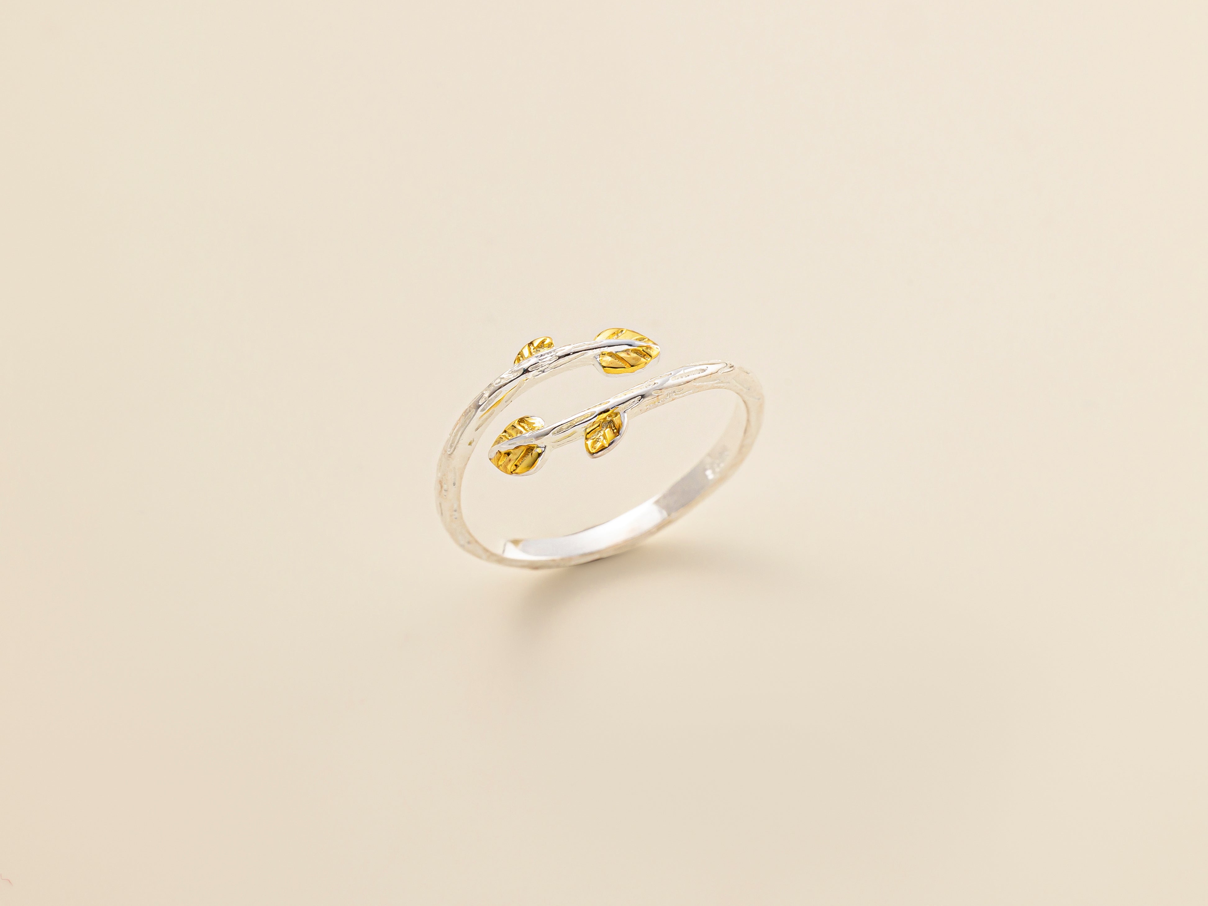 STMG Tiny Leaf Adjustable Ring