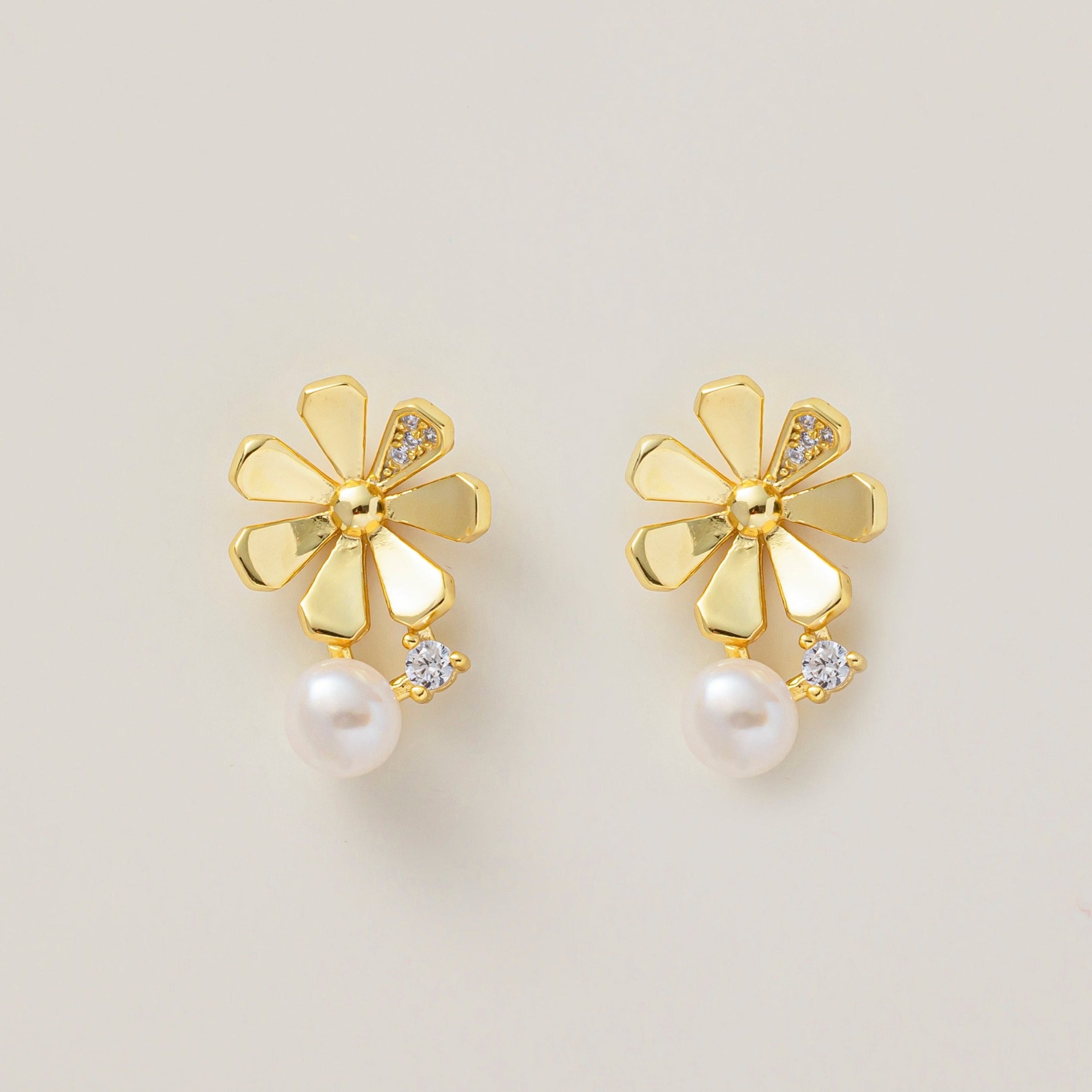 STMG Natural Pearl Daisy Stud Earrings