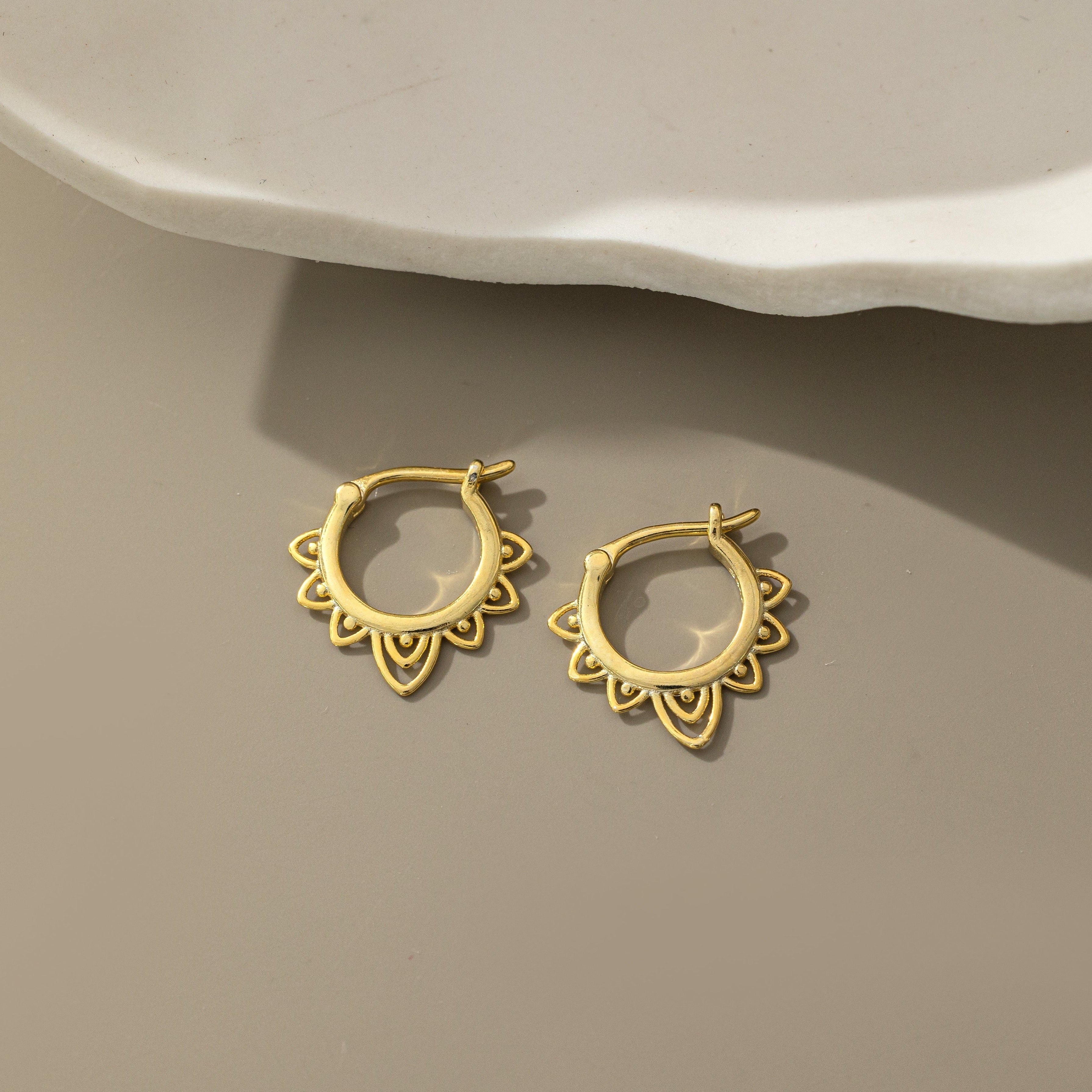 STMG Minimalist Lace Hoops in gold