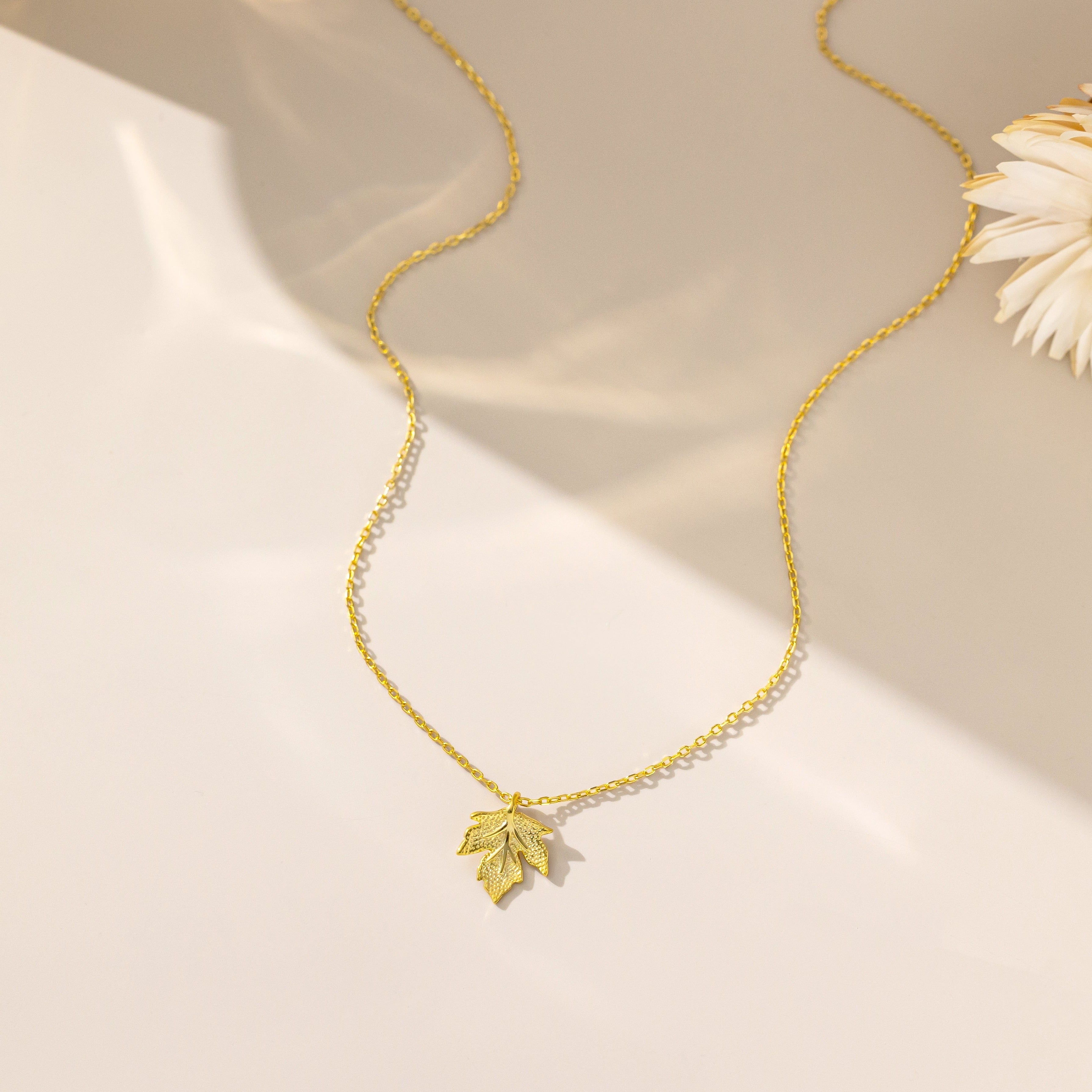 STMG Maple Leaf Necklace in gold