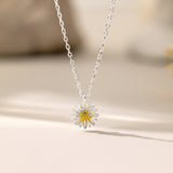 STMG Tiny Daisy Necklace