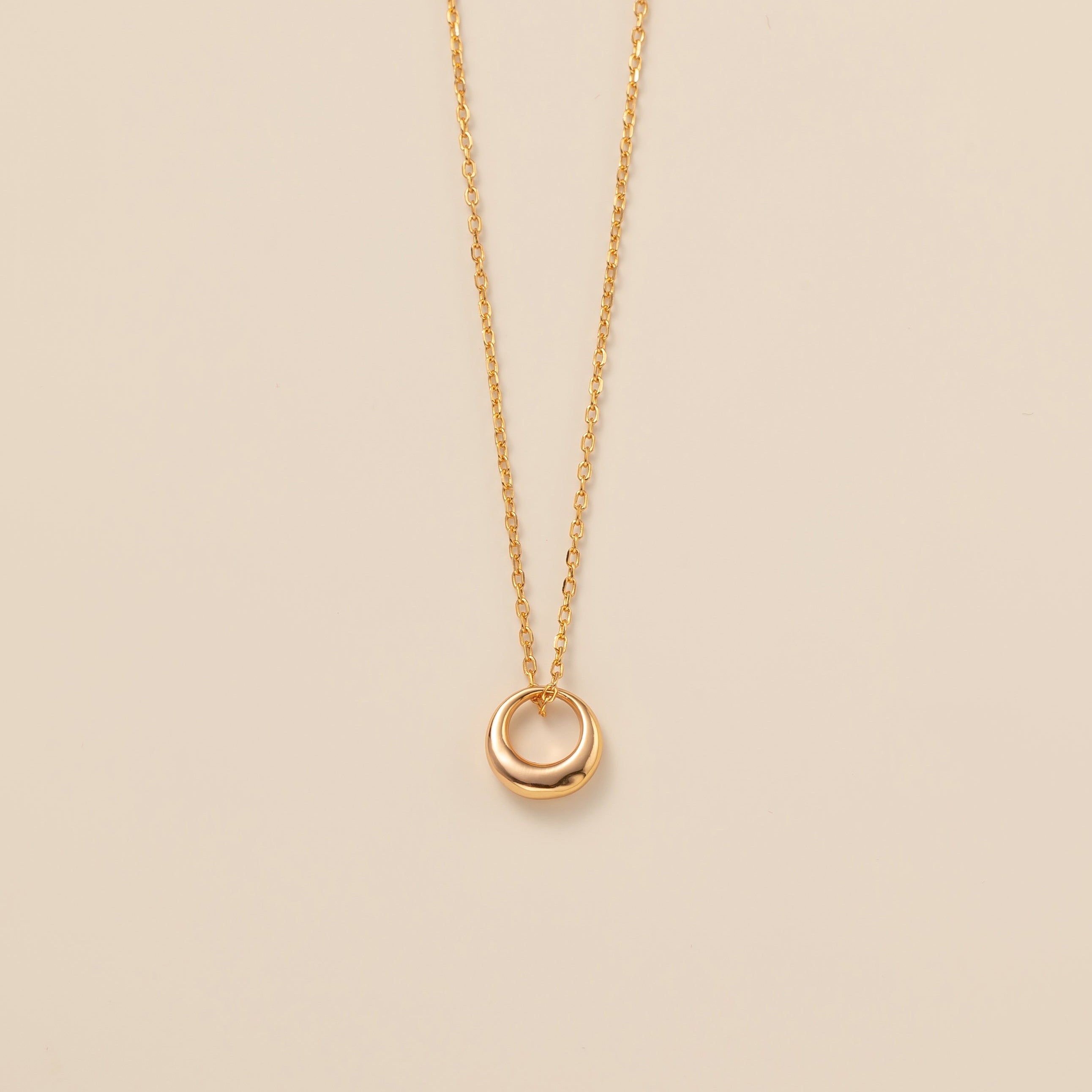 STMG Minimalist Circle Necklace in champagne gold